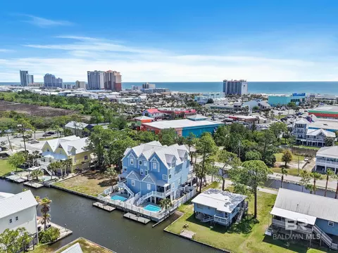 116 W 5th Ave #A, Gulf Shores, AL 36542