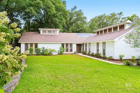 1620 Woodridge Ct, Mobile, AL 36695