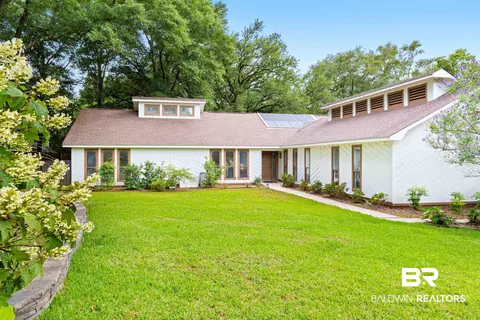 1620 Woodridge Ct, Mobile, AL 36695