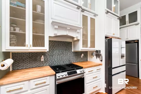 Kitchen - 202 Roper St, Mobile, AL 36604 photo 2 of 12