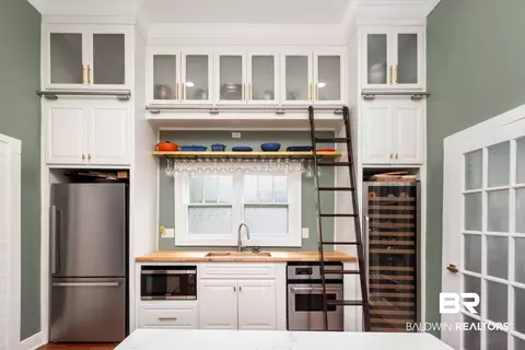 Kitchen - 202 Roper St, Mobile, AL 36604 photo 11 of 12