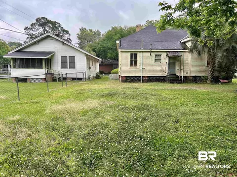 300 Stocking St, Mobile, AL 36604 photo 2