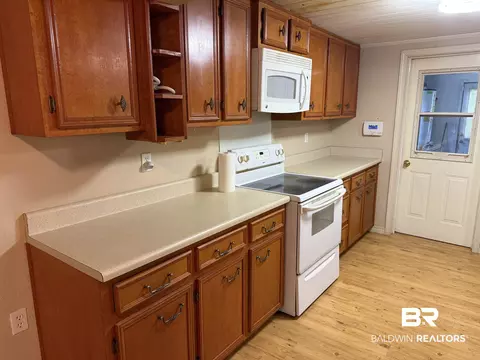 Kitchen - 3301 N Century Blvd, Mcdavid, FL 32568 photo 2 of 3