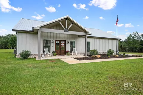 24864 Newport Rd, Robertsdale, AL 36567