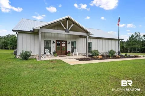 24864 Newport Rd, Robertsdale, AL 36567