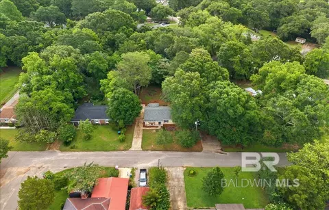 5139 Guinevere Dr, Mobile, AL 36619