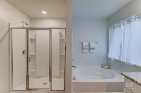 Bath - 8033 Irwin Loop, Daphne, AL 36526 photo 2 of 4