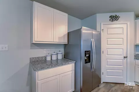 Kitchen - 8033 Irwin Loop, Daphne, AL 36526 photo 1 of 4