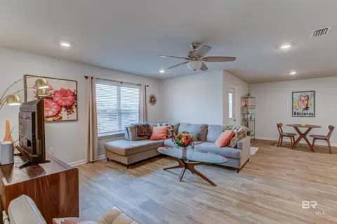 Living - 8033 Irwin Loop, Daphne, AL 36526 photo 3 of 3