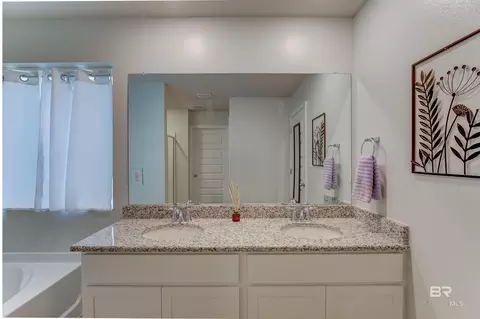 Bath - 8033 Irwin Loop, Daphne, AL 36526 photo 3 of 4