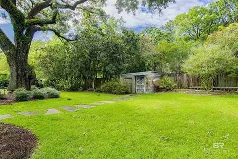 Exterior - 809 Bernard Cir, Mobile, AL 36693 photo 8 of 37