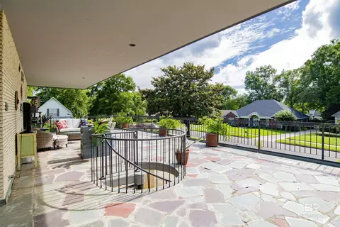 Exterior - 809 Bernard Cir, Mobile, AL 36693 photo 17 of 37