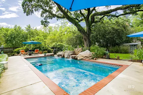 Exterior - 809 Bernard Cir, Mobile, AL 36693 photo 25 of 37