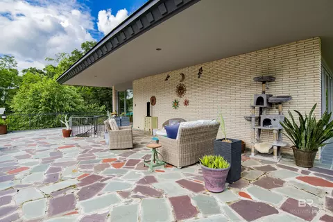 Exterior - 809 Bernard Cir, Mobile, AL 36693 photo 7 of 37
