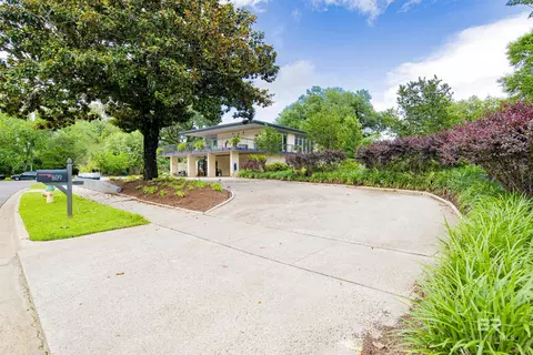 Exterior - 809 Bernard Cir, Mobile, AL 36693 photo 15 of 37
