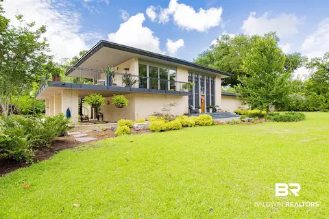 Exterior - 809 Bernard Cir, Mobile, AL 36693 photo 5 of 7