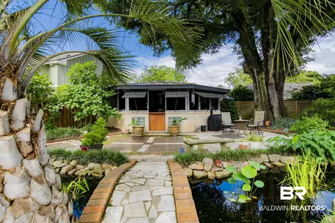 Exterior - 809 Bernard Cir, Mobile, AL 36693 photo 4 of 7