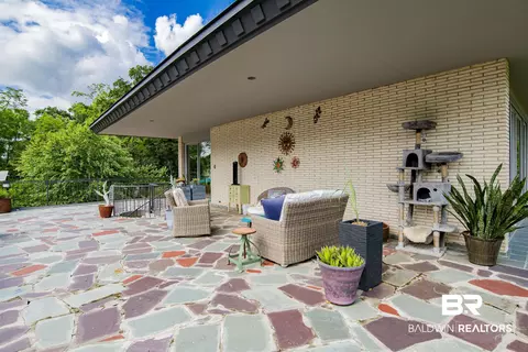 Exterior - 809 Bernard Cir, Mobile, AL 36693 photo 6 of 7