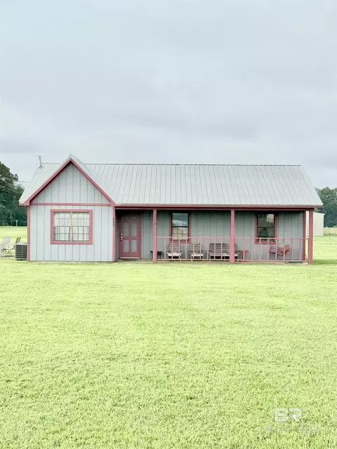 265 Mayberry Ln, Frisco City, AL 36445