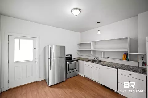 635 E Azalea Ave, Foley, AL 36535 photo 2