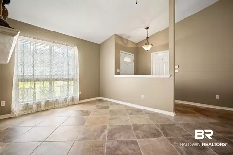 7271 S Spring Lake Dr, Mobile, AL 36695 photo 5