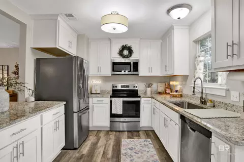 Kitchen - 253 Maplewood Loop, Daphne, AL 36526 photo 2 of 5