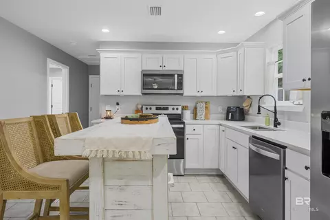 Kitchen - 24640 Olive St, Elberta, AL 36530 photo 4 of 5