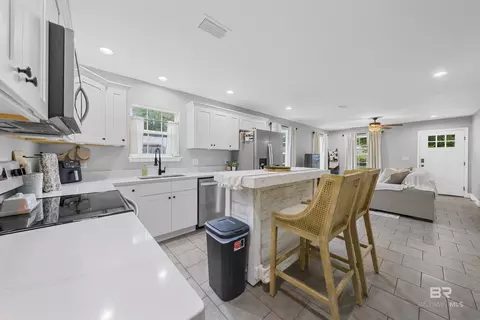 Kitchen - 24640 Olive St, Elberta, AL 36530 photo 3 of 5