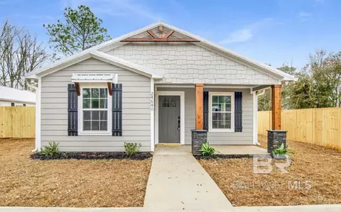 24640 Olive St, Elberta, AL 36530