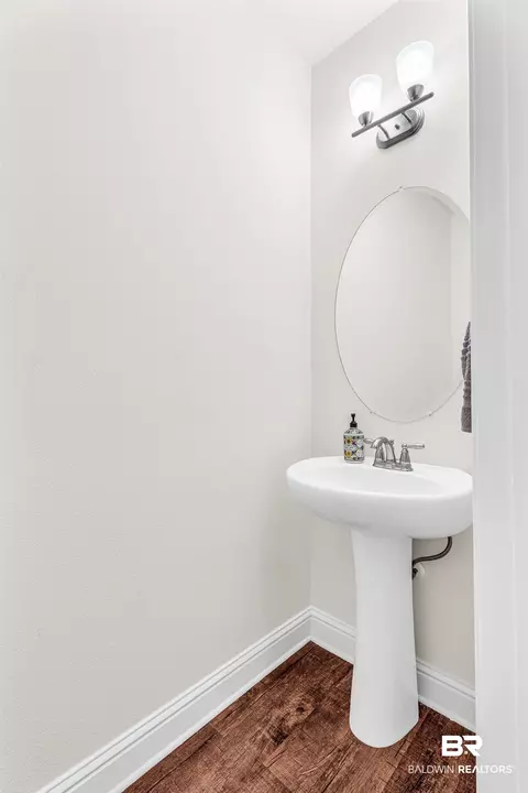Bath - 1319 W Selby Phillips Dr, Mobile, AL 36695 photo 1 of 8
