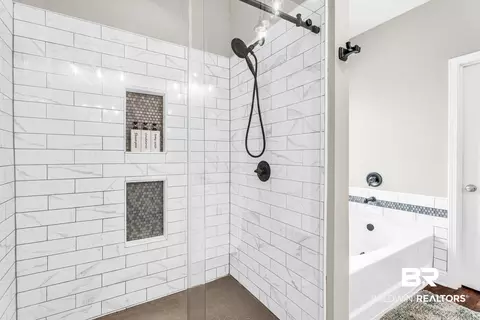 Bath - 1319 W Selby Phillips Dr, Mobile, AL 36695 photo 6 of 8