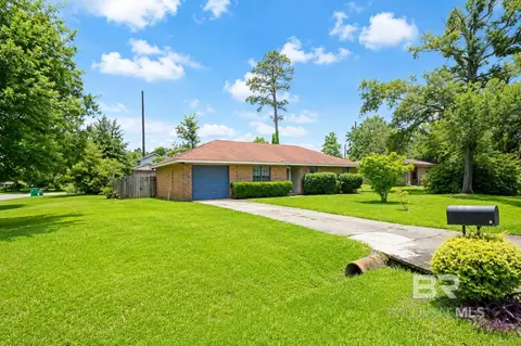 614 E Gate Cir, Foley, AL 36535