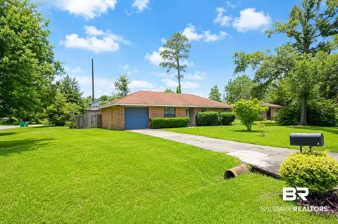 614 E Gate Cir, Foley, AL 36535