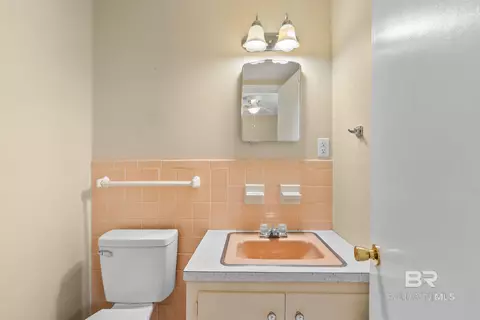 Bath - 5604 Judson Dr, Mobile, AL 36608 photo 1 of 3