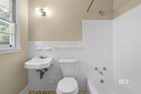 Bath - 5604 Judson Dr, Mobile, AL 36608 photo 3 of 3