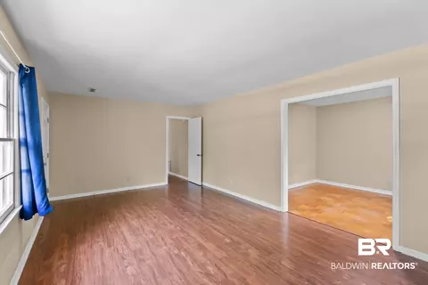 Living - 5604 Judson Dr, Mobile, AL 36608 photo 4 of 9