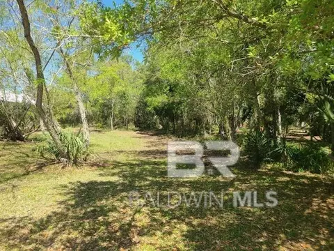 1220 Chaumont Ave, Dauphin Island, AL 36528