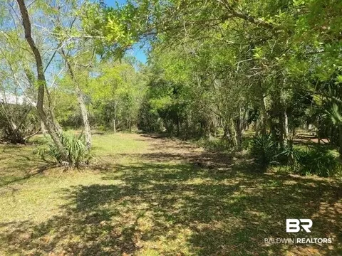 1220 Chaumont Ave, Dauphin Island, AL 36528