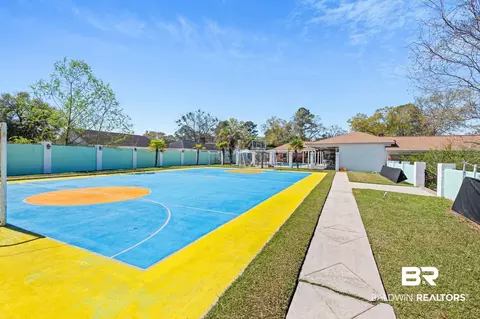 Exterior - 1255 Spring Valley Dr, Mobile, AL 36693 photo 13 of 17