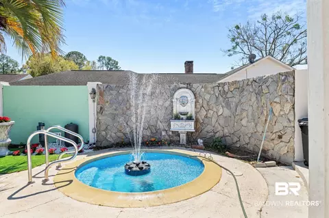 Exterior - 1255 Spring Valley Dr, Mobile, AL 36693 photo 9 of 17
