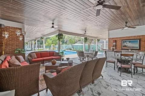 Exterior - 1255 Spring Valley Dr, Mobile, AL 36693 photo 8 of 17