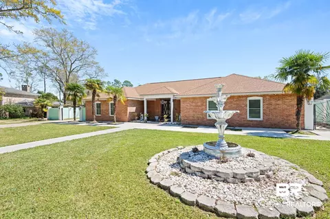Exterior - 1255 Spring Valley Dr, Mobile, AL 36693 photo 2 of 17