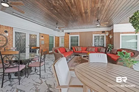 Exterior - 1255 Spring Valley Dr, Mobile, AL 36693 photo 6 of 17
