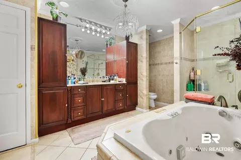 Bath - 1255 Spring Valley Dr, Mobile, AL 36693 photo 1 of 7