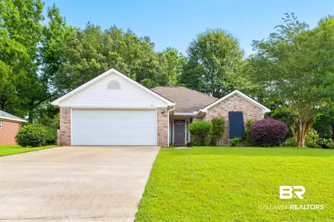 122 Oakwood Ave, Fairhope, AL 36532