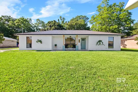 524 W Ariel Ave, Foley, AL 36535