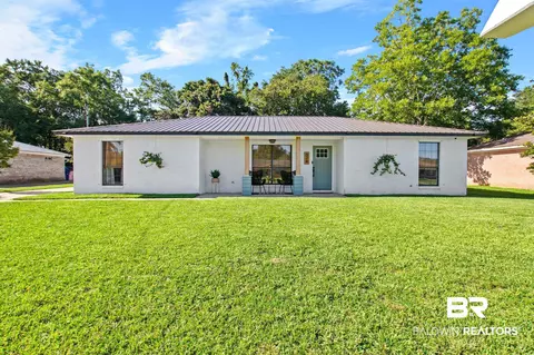 524 W Ariel Ave, Foley, AL 36535