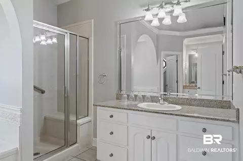Bath - 3176 Cedar Ct, Mobile, AL 36619 photo 1 of 2