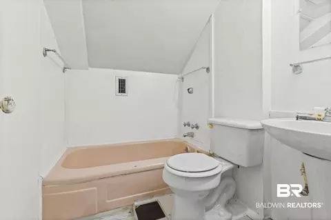 Bath - 5510 Richmond Rd, Mobile, AL 36608 photo 3 of 3