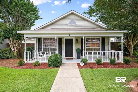12 Cottage Dr, Fairhope, AL 36532
